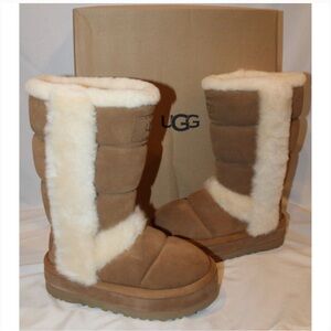 UGG Women's Brown and Cream Winter Boots